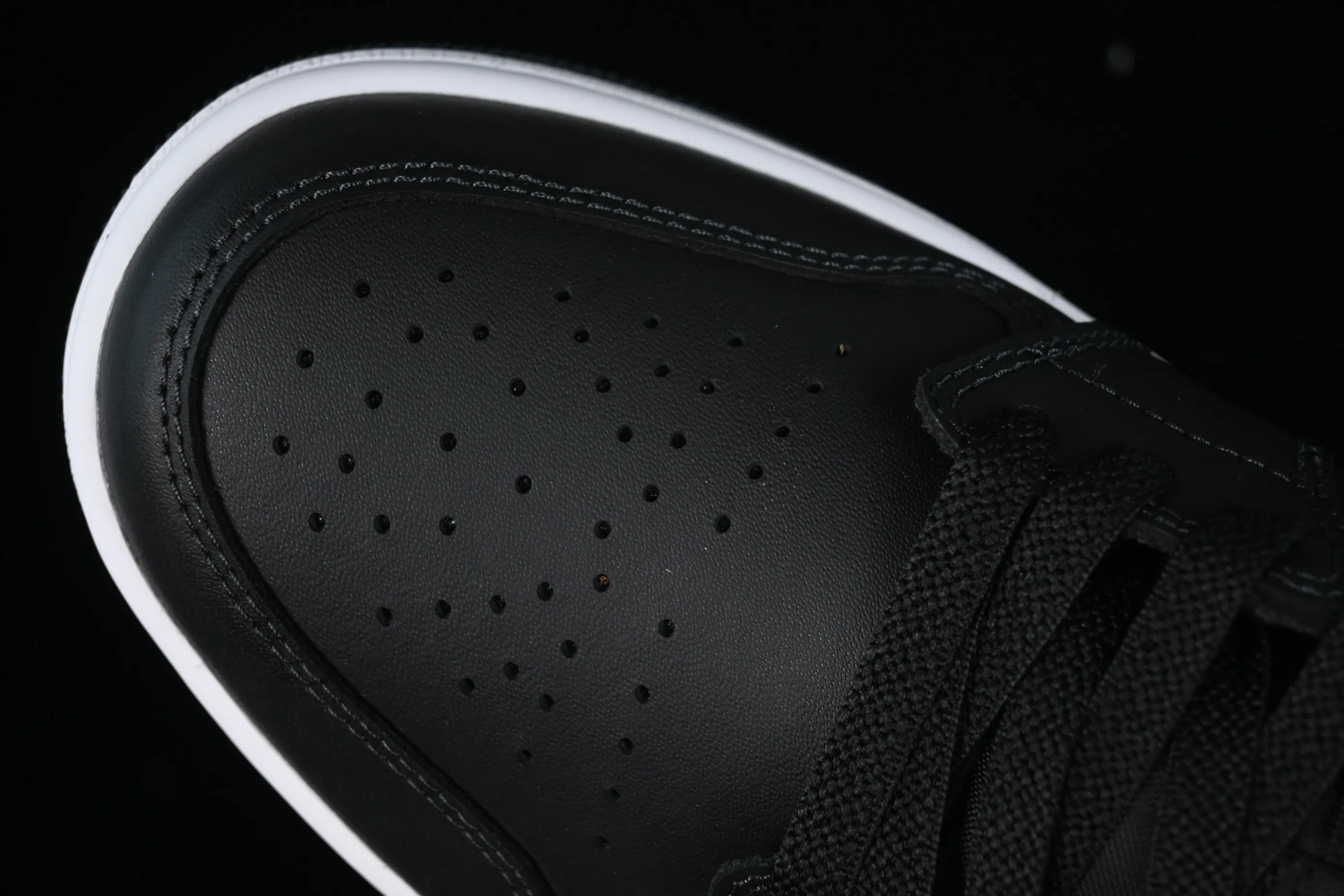 All categories Air Jordan Jordan series basketball shoes Air Jordan 1 Low G version pure original Air Jordan 1 Low AJ1 Joe 1 all black burst pattern low-top cultural casual sneakers FB9907-001